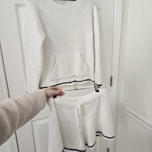 Barefoot Dreams Cozychic Knit Lounge Shorts Set Size M - Picture 4 of 8